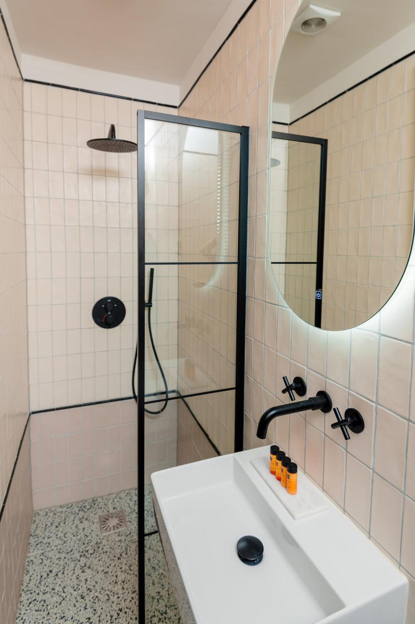 Mr.Lewis Rotterdam Hotel ภายนอก รูปภาพ